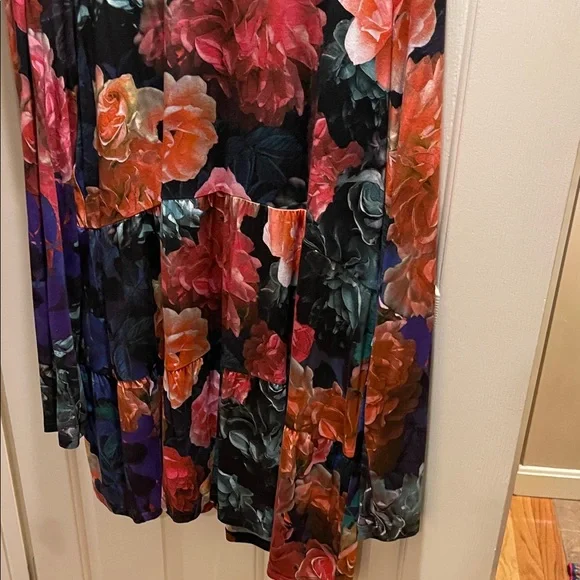 Johnny Was Floral Long Sleeve top- Black and Multicolor - Picture 2 of 4